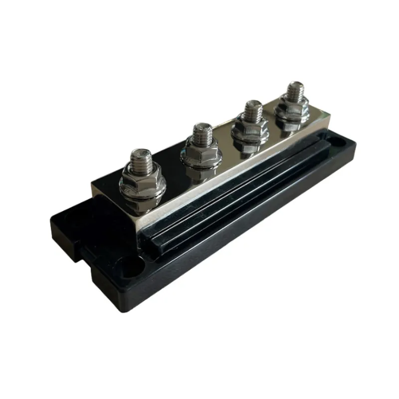 Busbar 600A | 4 plots + couvercle*ANTARION Outlet