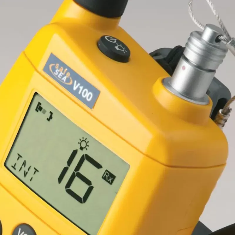 V100 VHF*OCEAN SIGNAL