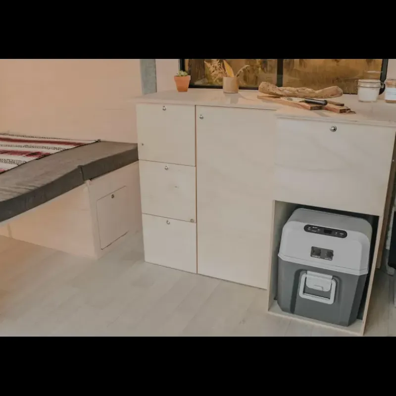 Grande unité cuisine porte PLUS*Simple Vans Hot