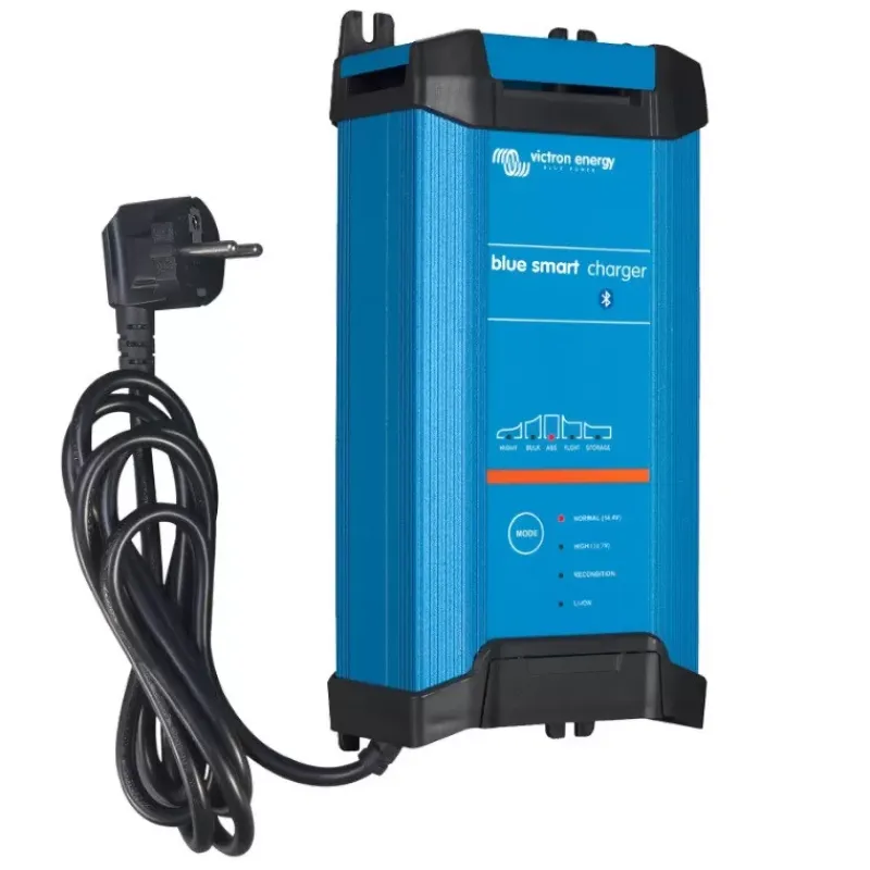 VICTRON Blue Smart IP22 12/15*Victron Energy Outlet